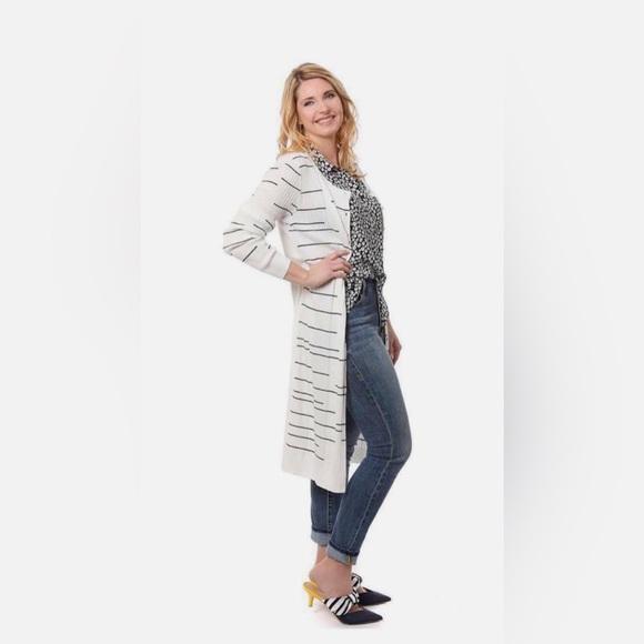 CAbi Sweaters - EUC Cabi Dashes Sweater Long Cardigan Size Small White and Black